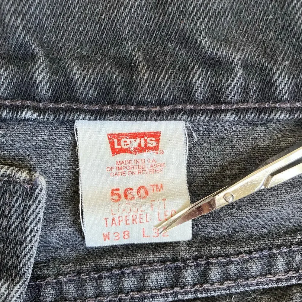 Vintage Levi’s 560 Jeans Mens 38x32 Loose Fit Tapered Leg Made USA Y2K 90s